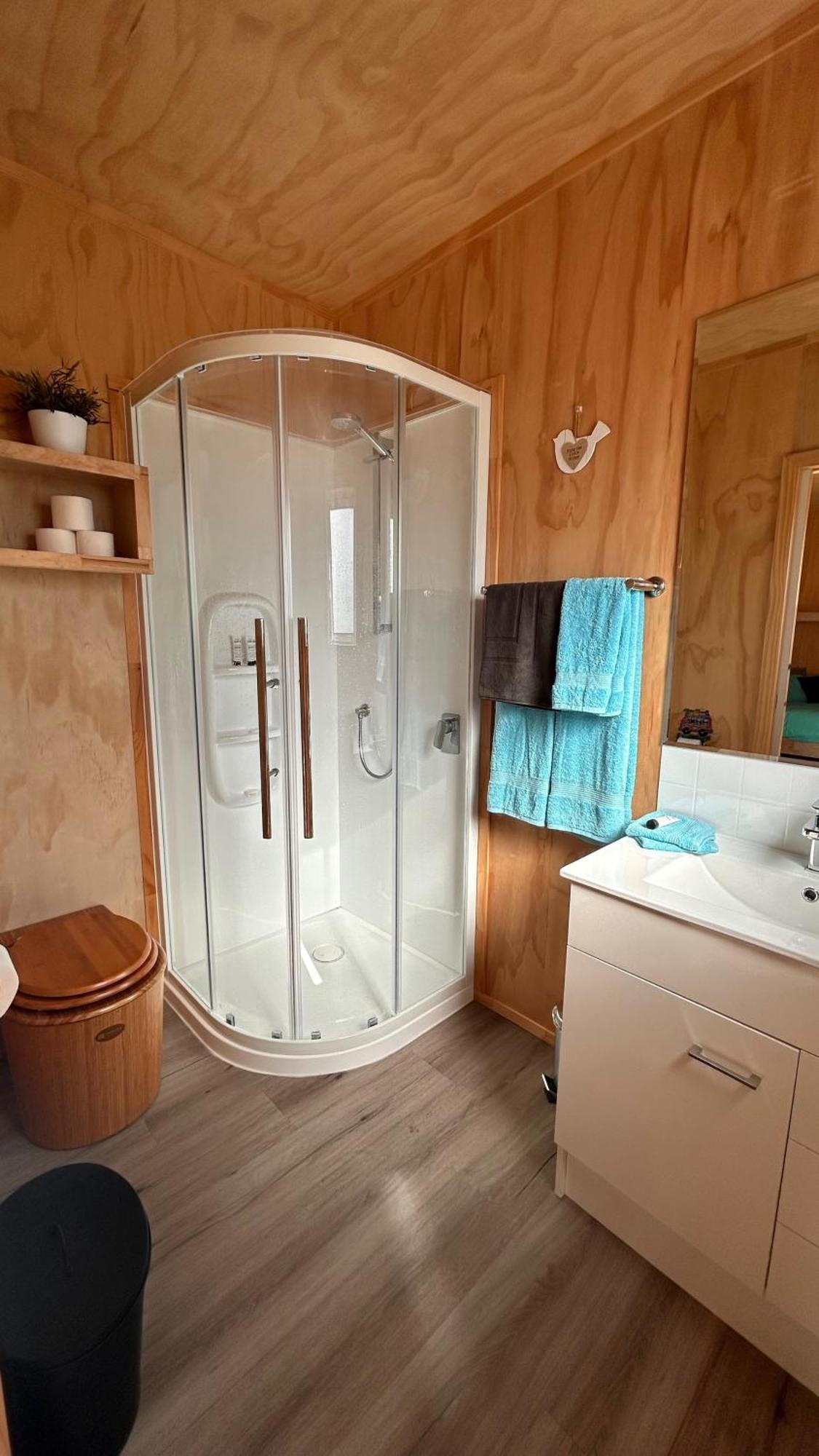 Cosy Tiny Container Cabin Carterton Экстерьер фото