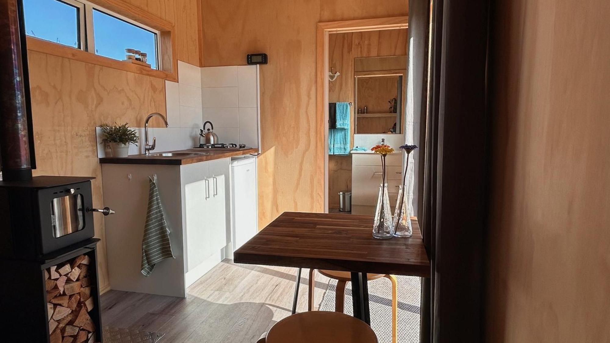 Cosy Tiny Container Cabin Carterton Экстерьер фото
