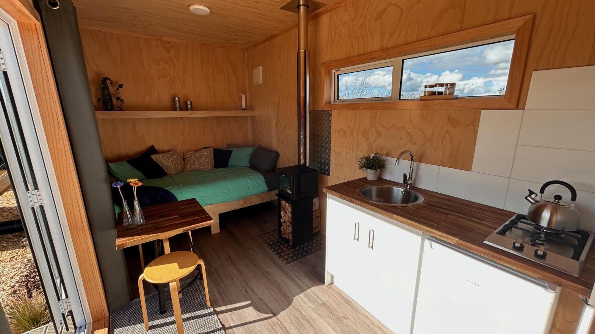 Cosy Tiny Container Cabin Carterton Экстерьер фото